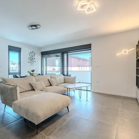 Apartment Amazing In *