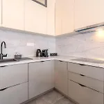 Lovely In * 자다르